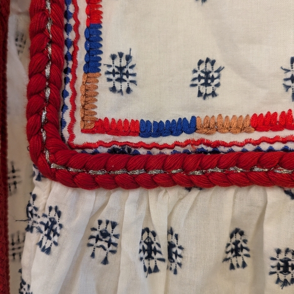 Misa Los Angeles Embroidered Tie Front Vest Top. NWT. Medium - Picture 4 of 6